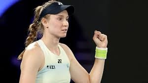 调皮二娃上线，穆勒庆祝夺冠时和25号队友高尔德顶牛假装受伤